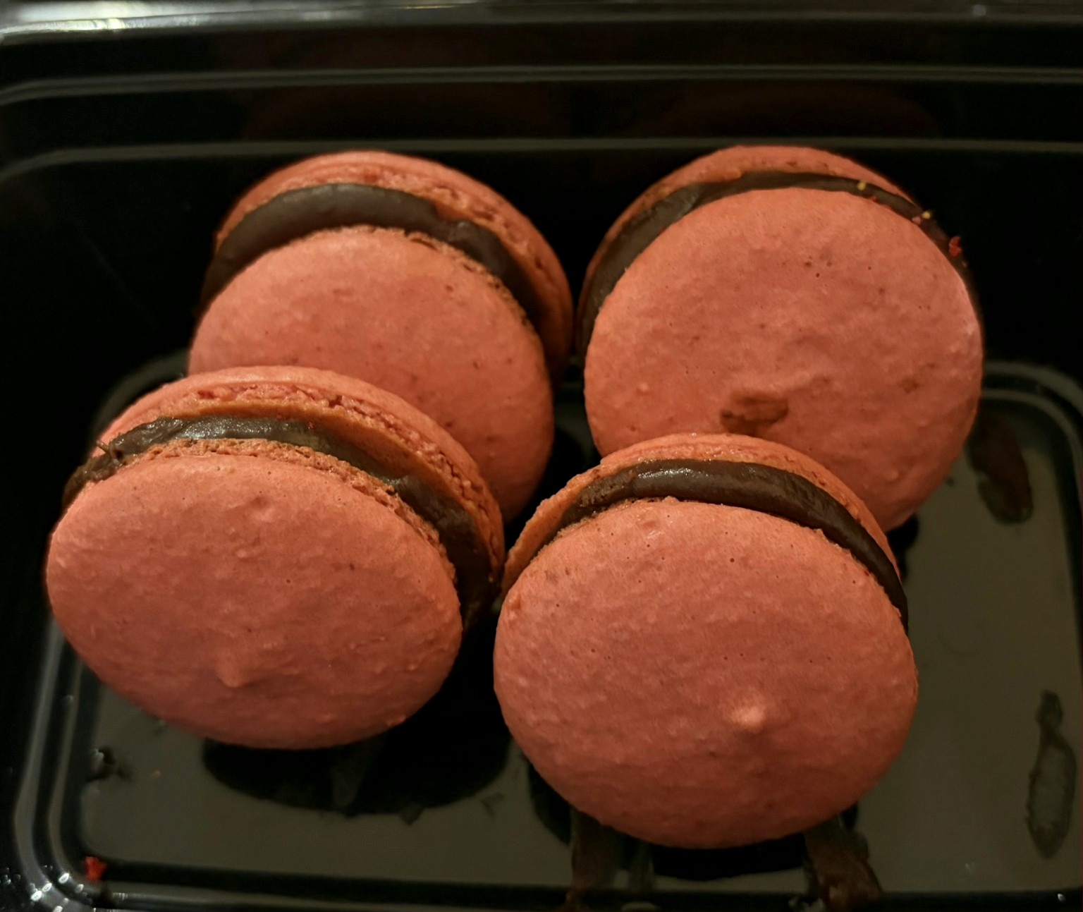 Filled macarons